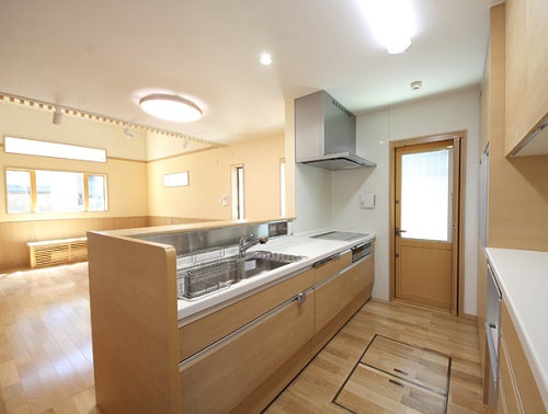 林工務店の注文住宅「天井を高くしなくても開放的な空間に」