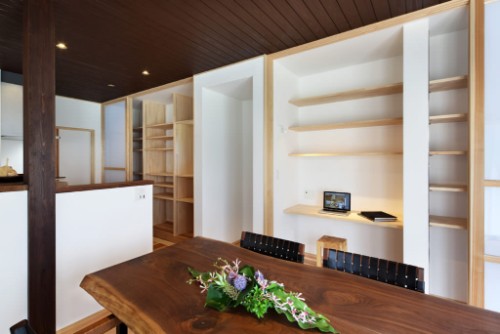 イムラの注文住宅「アクセントで引き締しめたカラーにしつつ開放感も充分」