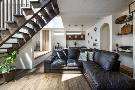 町田工務店の注文住宅「旗竿地でも充分な明るさと開放感のあるリビング」