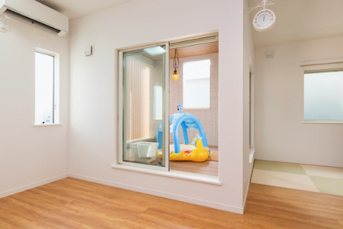 泉北ホームの注文住宅「プライバシーが守られるインナーバルコニー」